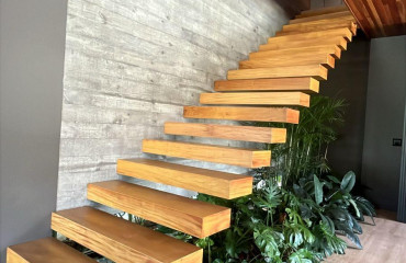 Que tal escolher um escada flutuante para sua obra!