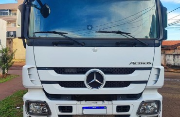 Mercedes Actros 2646 - 6x4 - Impecável - Pneus Novos